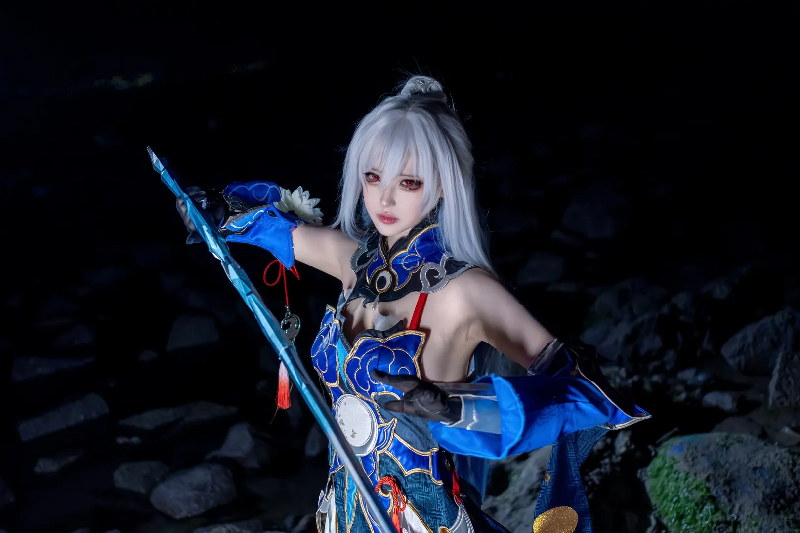 【镜流cos】崩坏星穹铁道罗浮剑首古风夜景 - 第 6 张