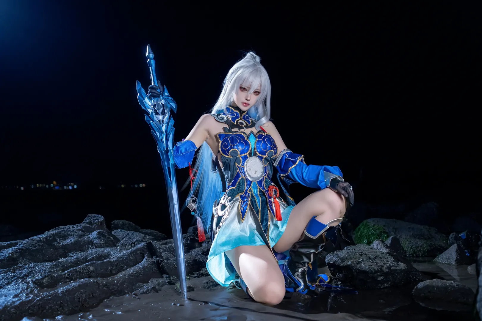 【镜流cos】崩坏星穹铁道罗浮剑首古风夜景 - 第 7 张