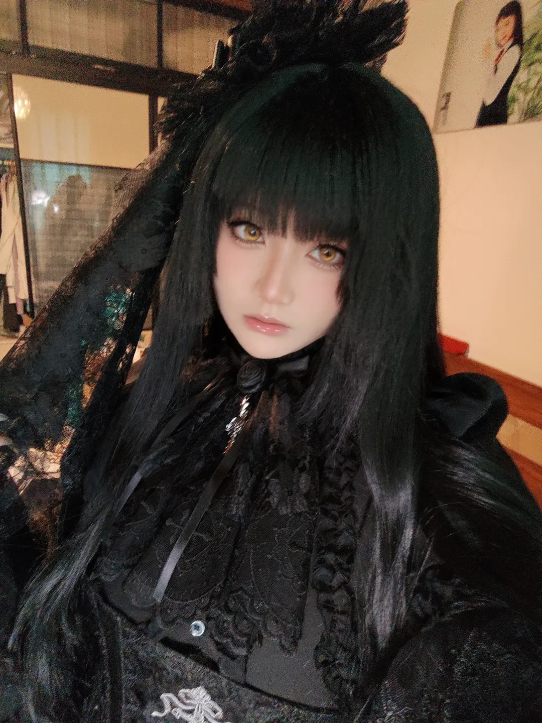 哥特Lolita暗黑穿搭，两款不同颜色的美瞳你们觉得哪款更适配 - 第 1 张