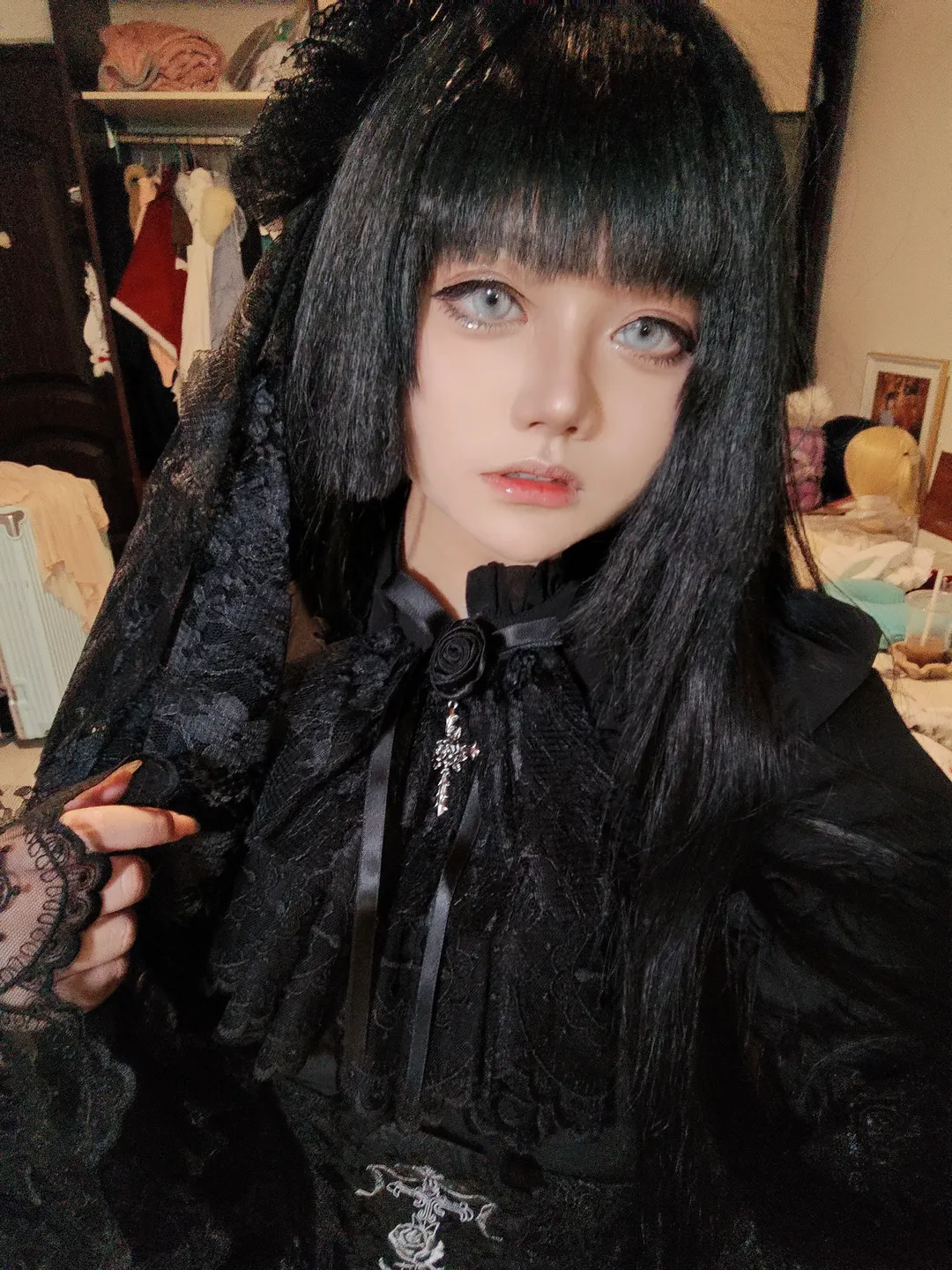 哥特Lolita暗黑穿搭，两款不同颜色的美瞳你们觉得哪款更适配 - 第 4 张