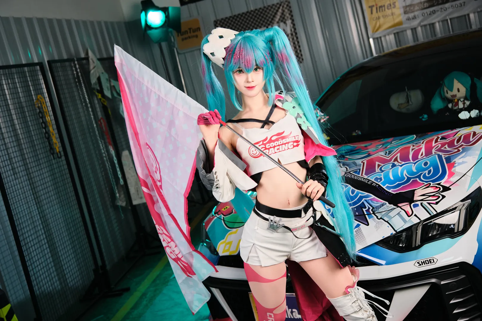 【初音未来cos】车库里的赛车初音，呈现速度与激情 - 第 7 张