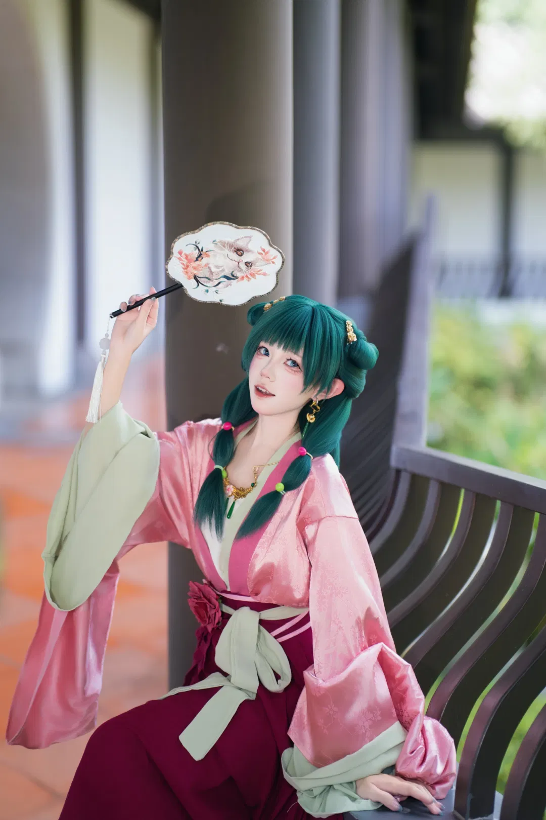 【貓貓cos】藥屋少女的綠髮小藥師，團扇與古風裙襬的碰撞 - 第 5 張