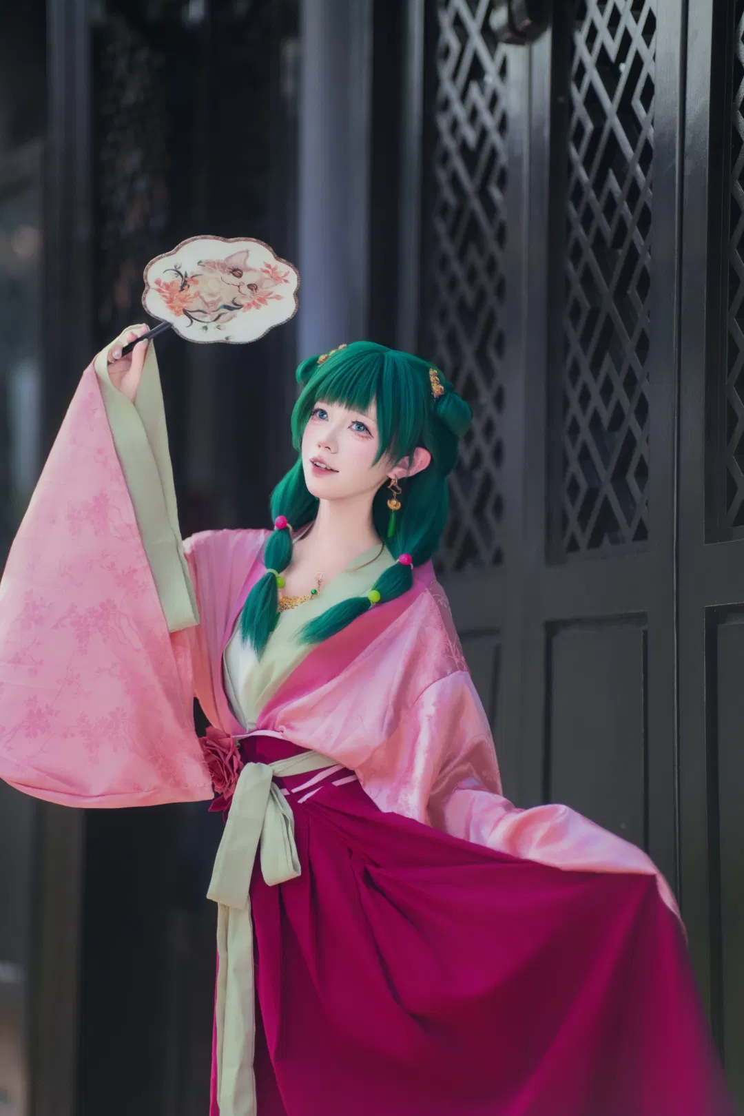 【貓貓cos】藥屋少女的綠髮小藥師，團扇與古風裙襬的碰撞 - 第 7 張