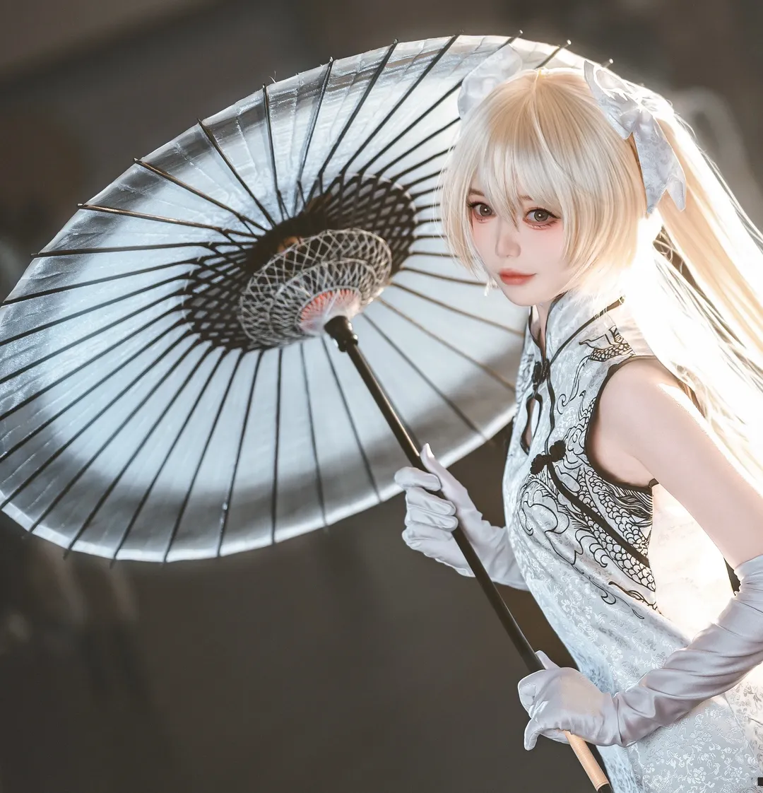 【春日野穹cos】逆光下的白旗袍与长发漫展记录 - 第 1 张