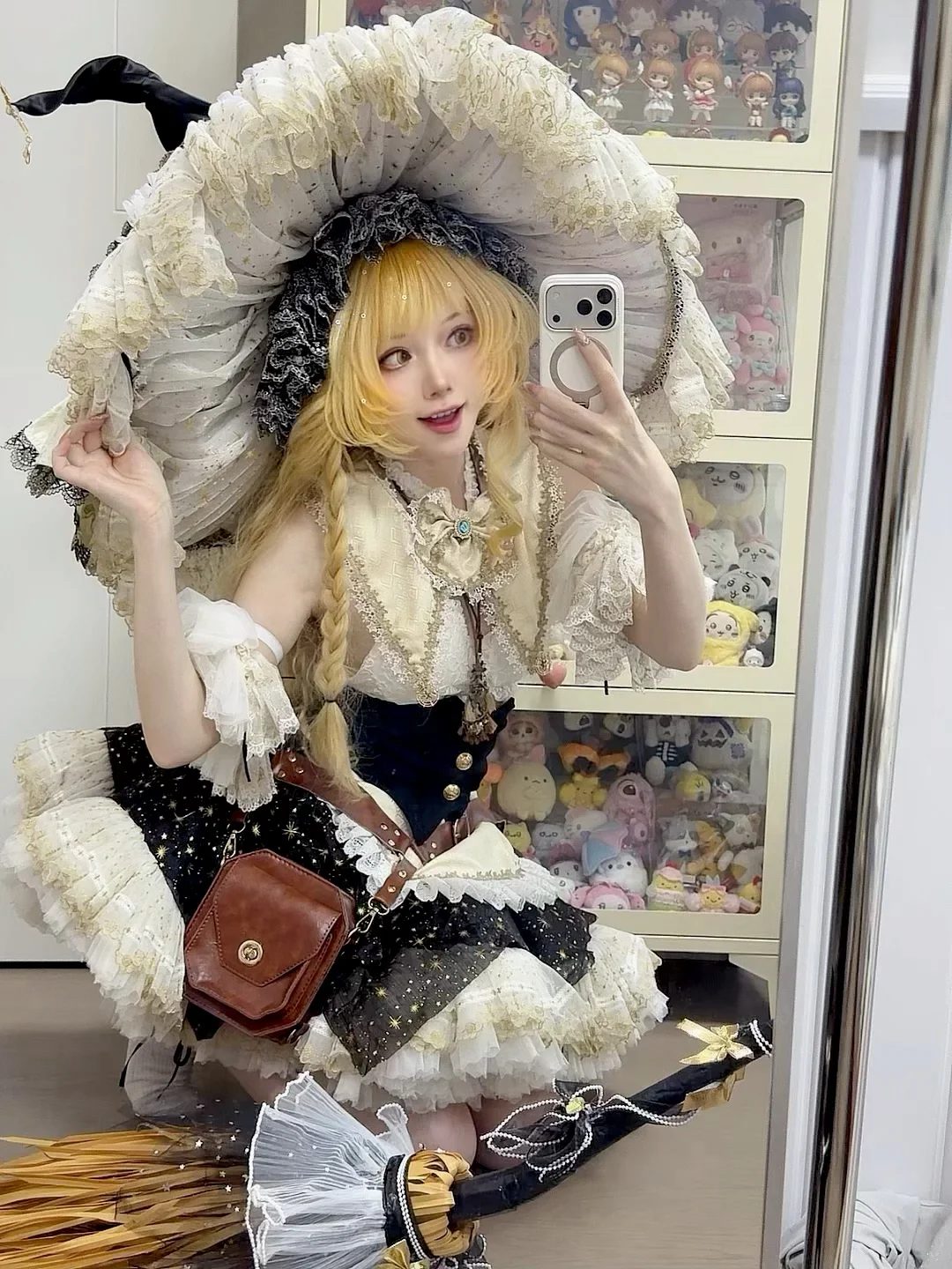 [Marisa Kirisame cosplay] Touhou Project Gorgeous Magician Fan-Made Styling Record - Image 1