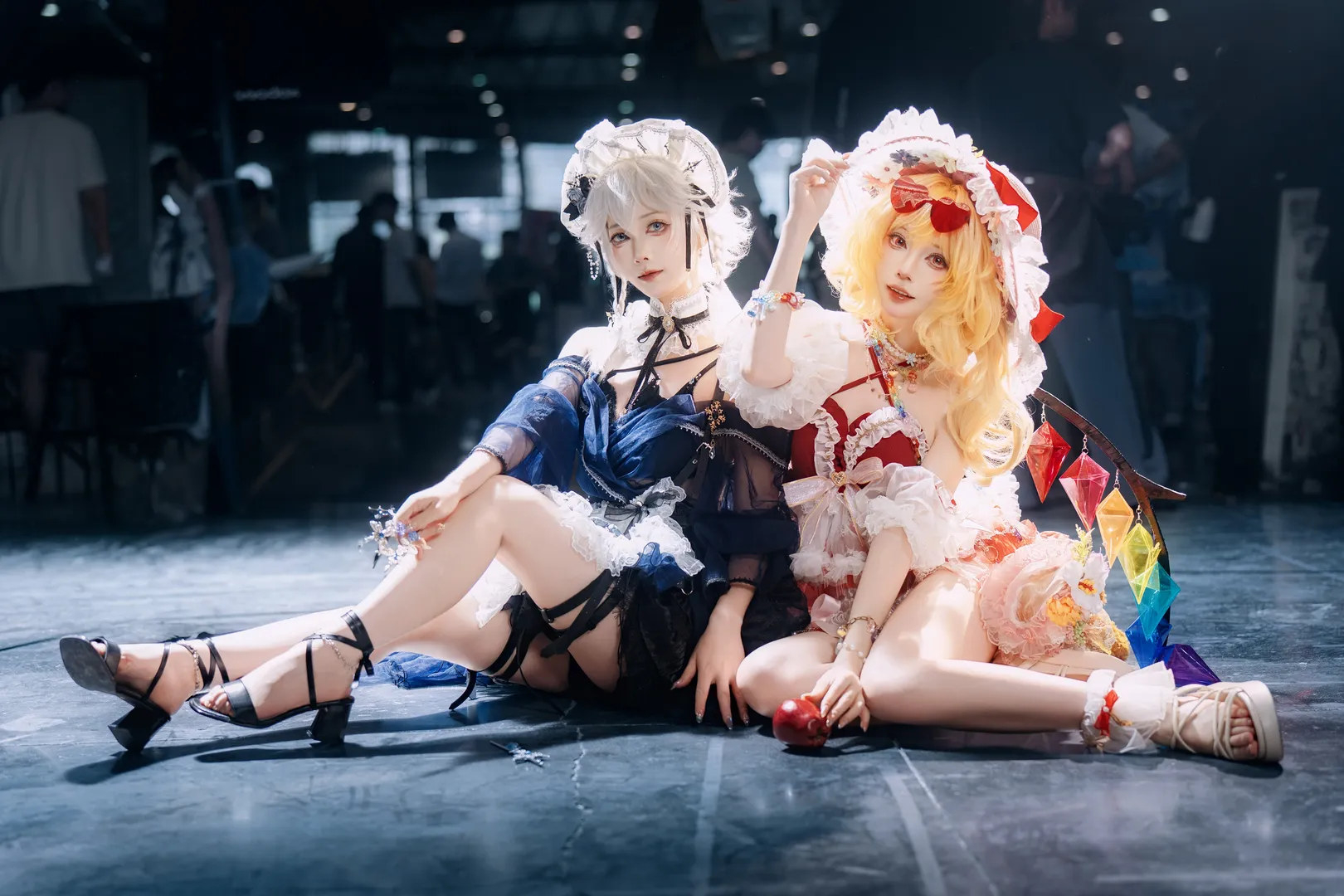 【芙兰朵露cos】东方project 红与蓝的双人漫展正片记录