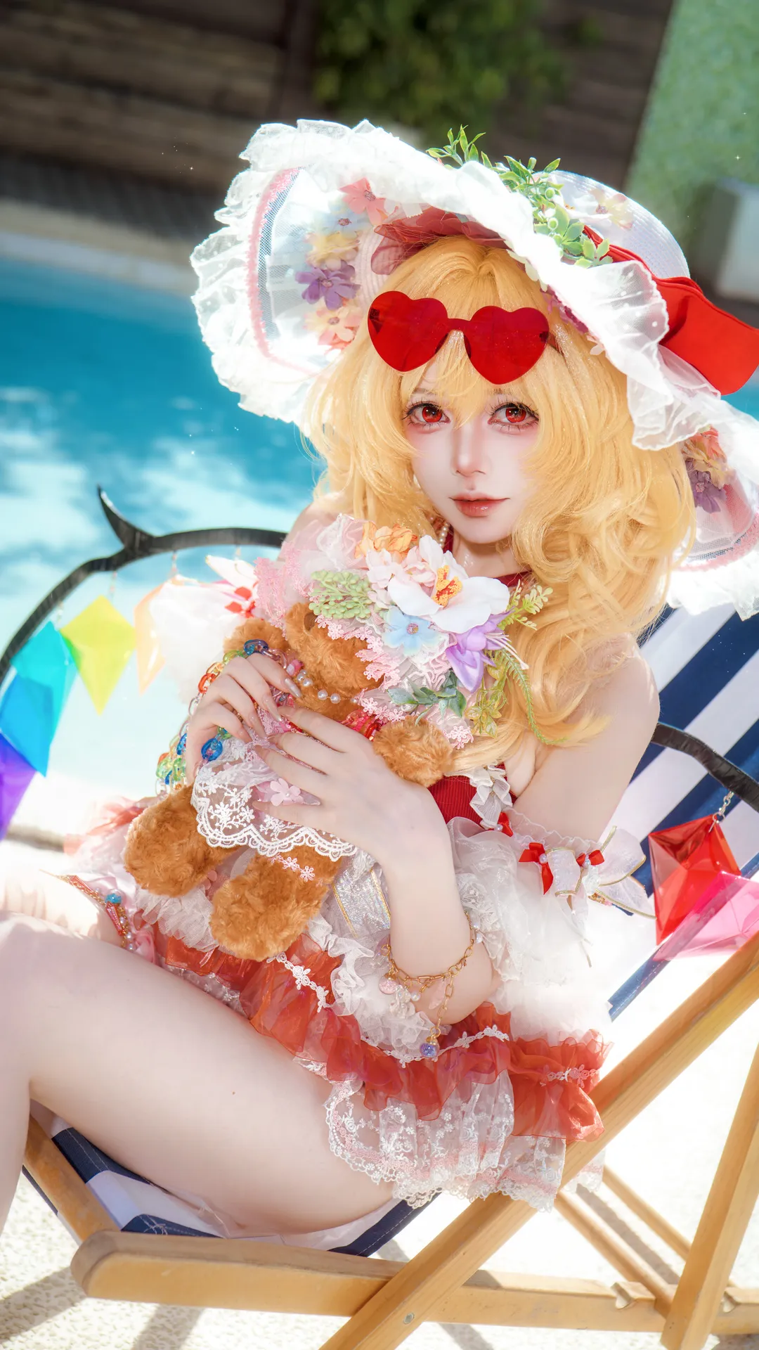 【芙兰朵露cos】夏日泳池边的红白二设 - 第 3 张