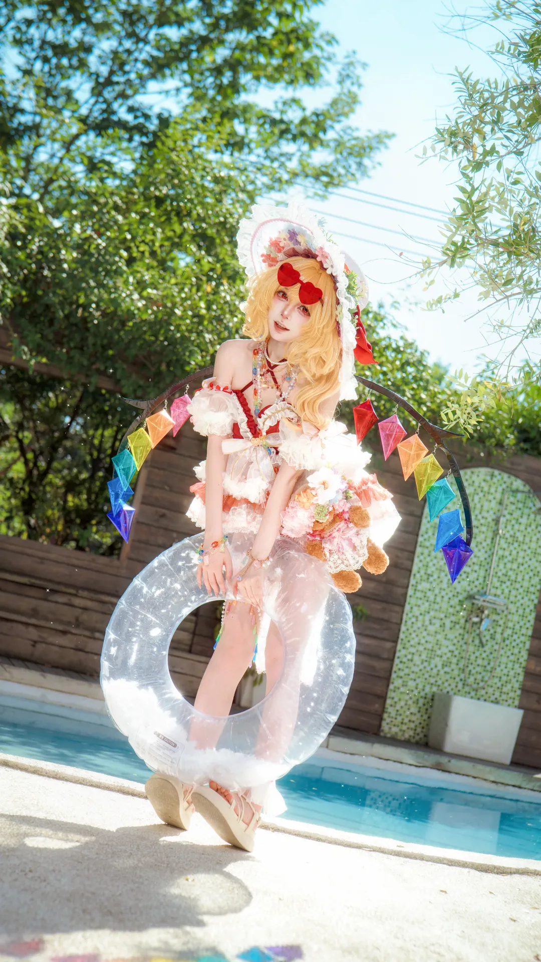 【芙兰朵露cos】夏日泳池边的红白二设 - 第 4 张