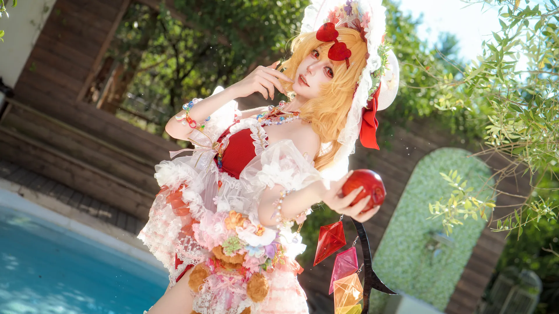 【芙兰朵露cos】夏日泳池边的红白二设 - 第 5 张