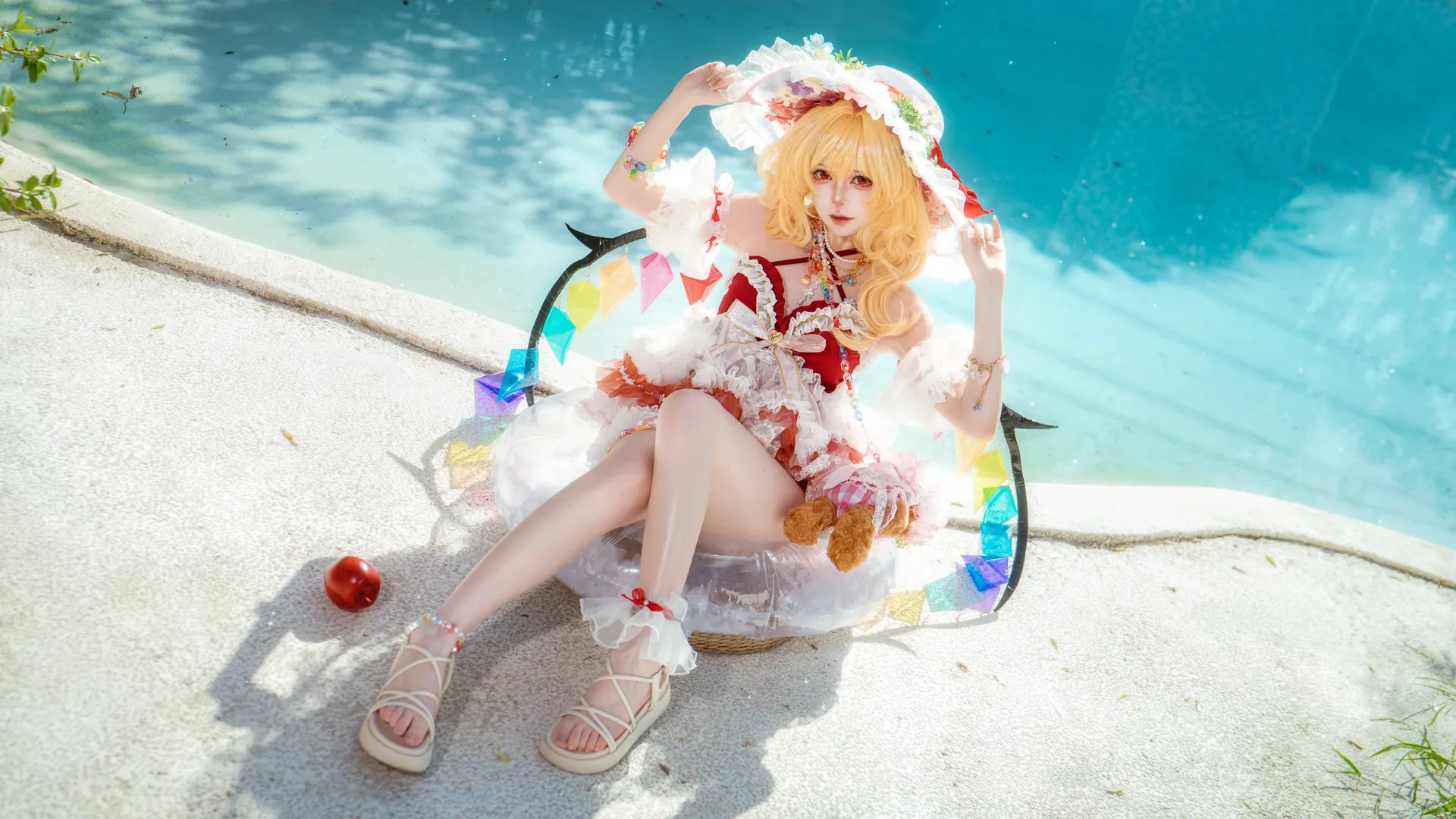 【芙兰朵露cos】夏日泳池边的红白二设 - 第 9 张