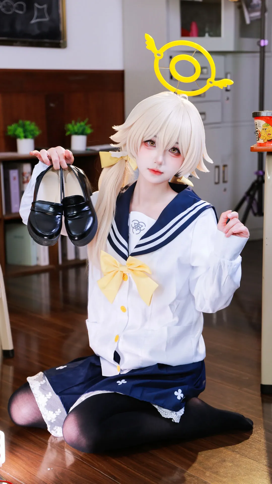 【日富美cos】蔚蓝档案里的乖巧小天使 - 第 1 张