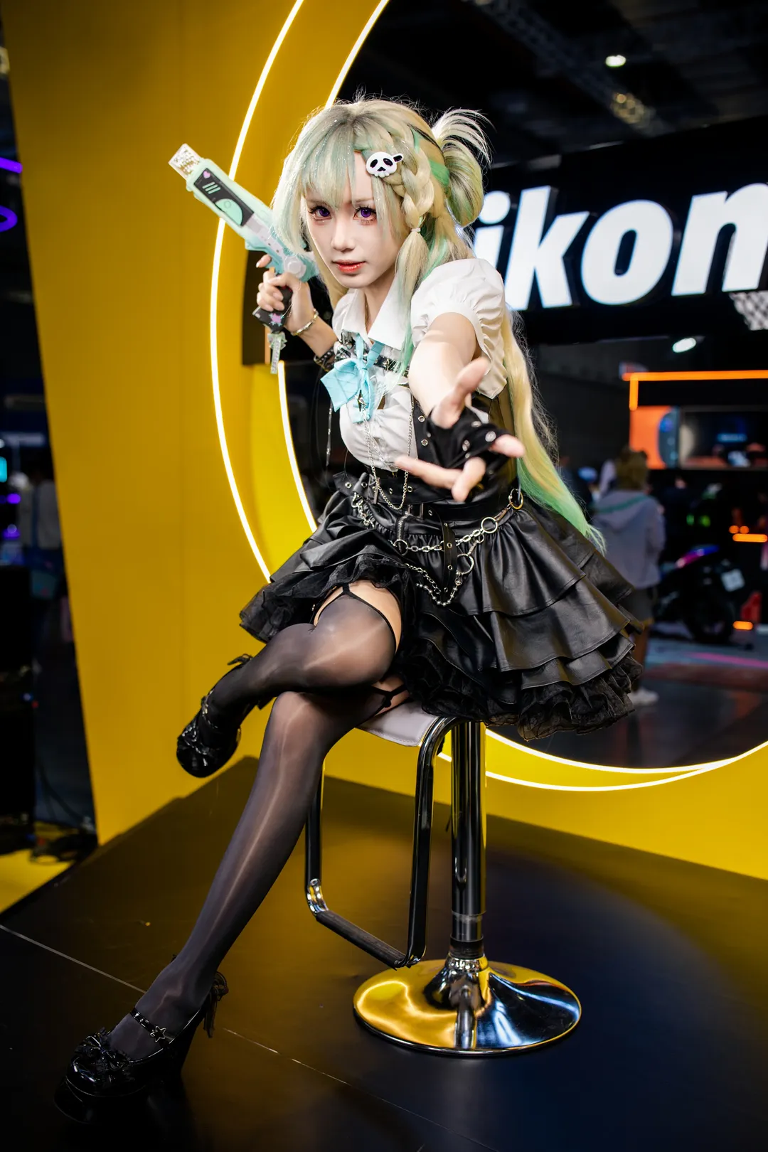 【琳奈cos】BW尼康展臺的帥氣機能風少女 - 第 4 張