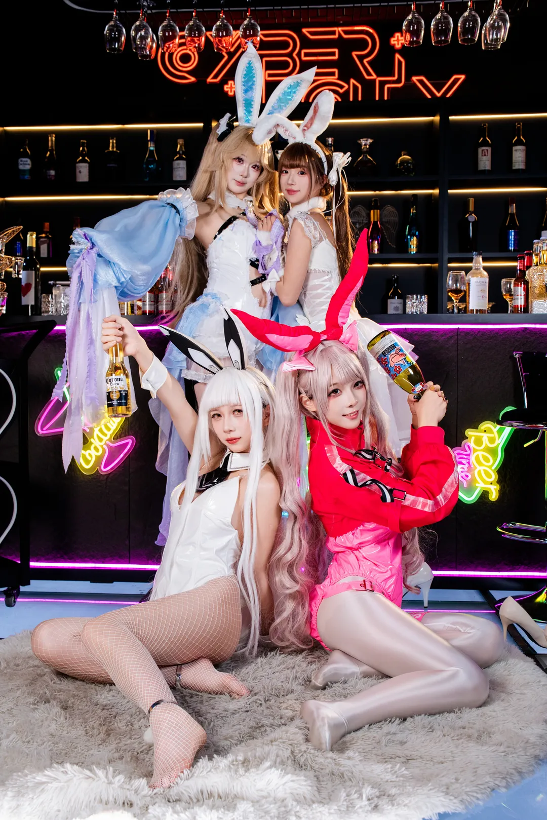 四只兔女郎的酒吧局，要不要来喝一杯 - 第 1 张