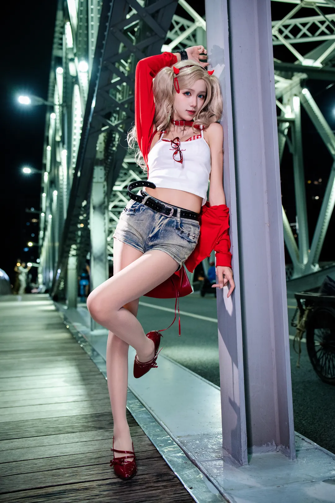 【高卷杏cos】女神异闻录5的红白辣妹夜景氛围拉满 - 第 2 张