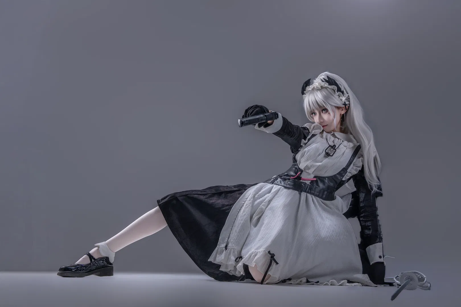 【艾丽妮cos】明日方舟战斗女仆动作参考 - 第 7 张