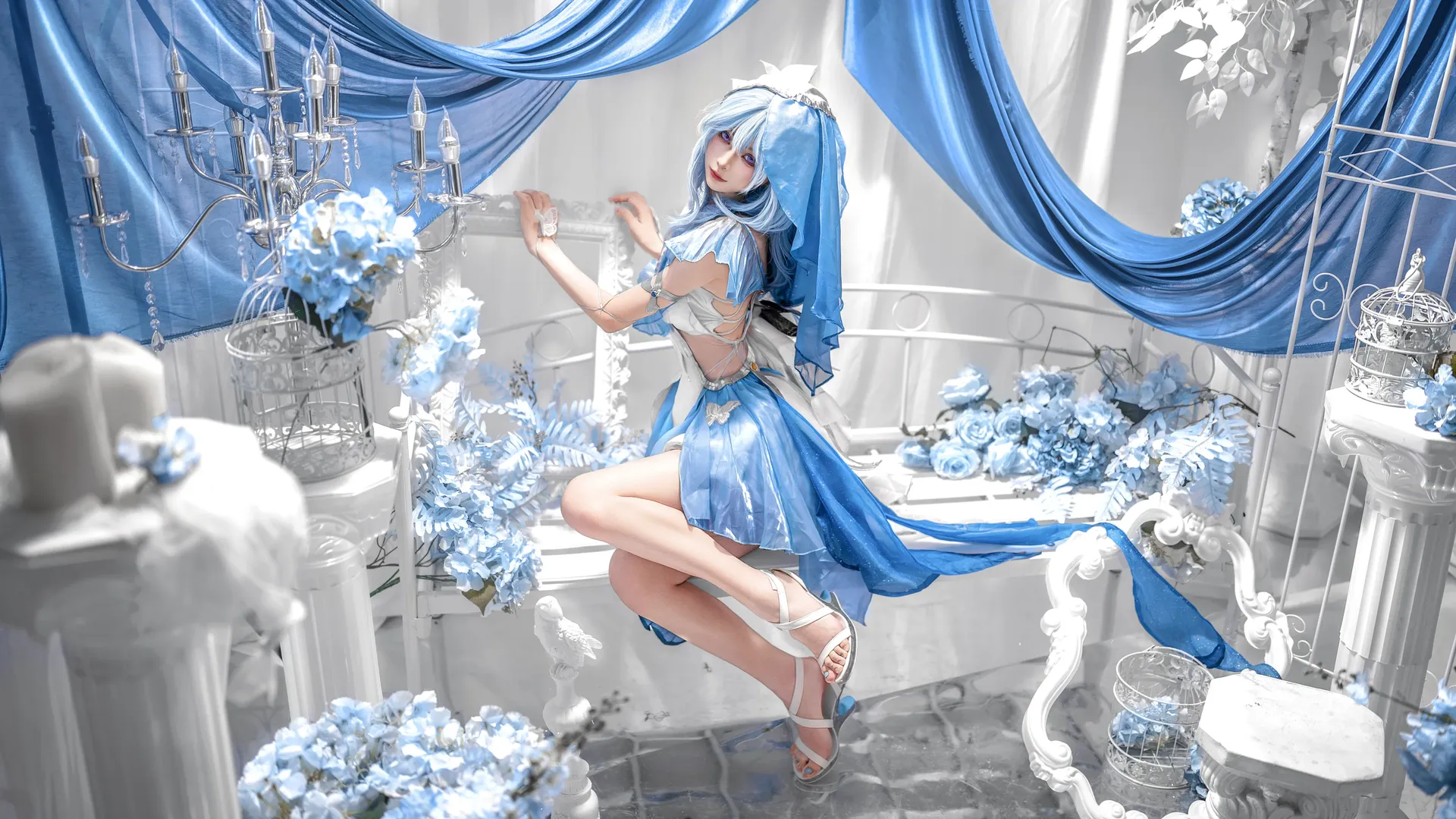 【守岸人cos】鸣潮守岸人，蓝白花海中的静谧定格 - 第 1 张
