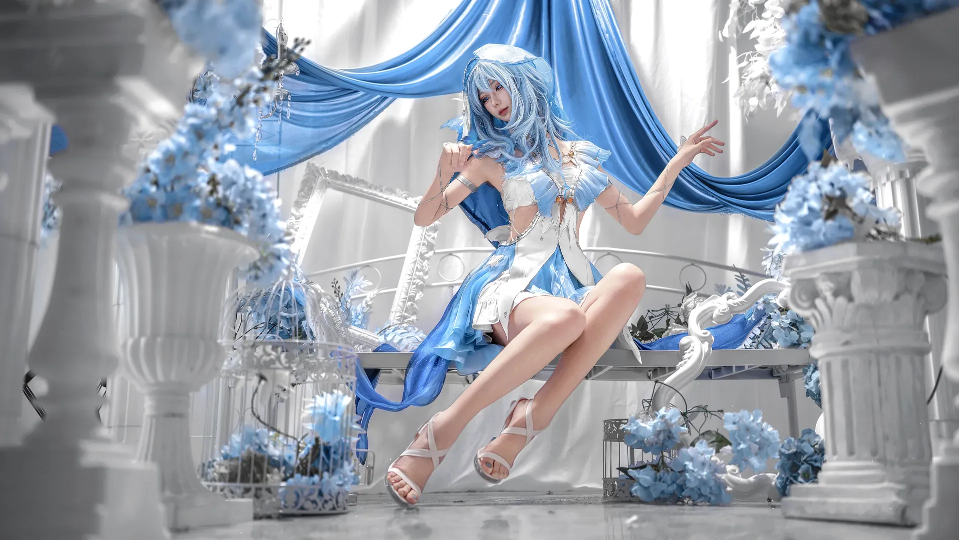 【守岸人cos】鸣潮守岸人，蓝白花海中的静谧定格 - 第 2 张