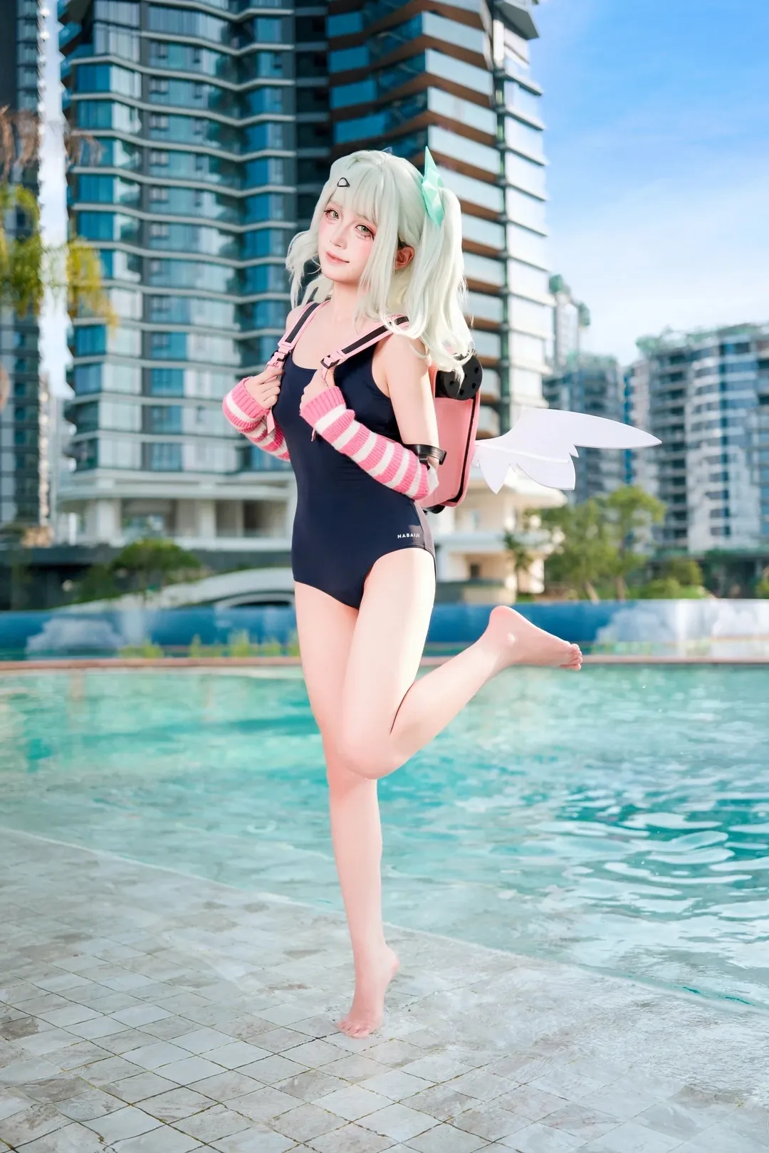 【千夏cos】绝区零的夏天，当然要在泳池边拍出好心情 - 第 2 张