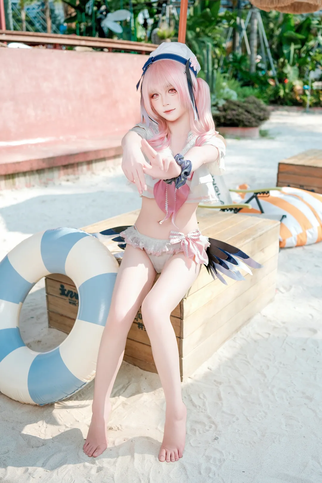 【下江小春cos】夏日水手服在沙滩的光影记录 - 第 1 张