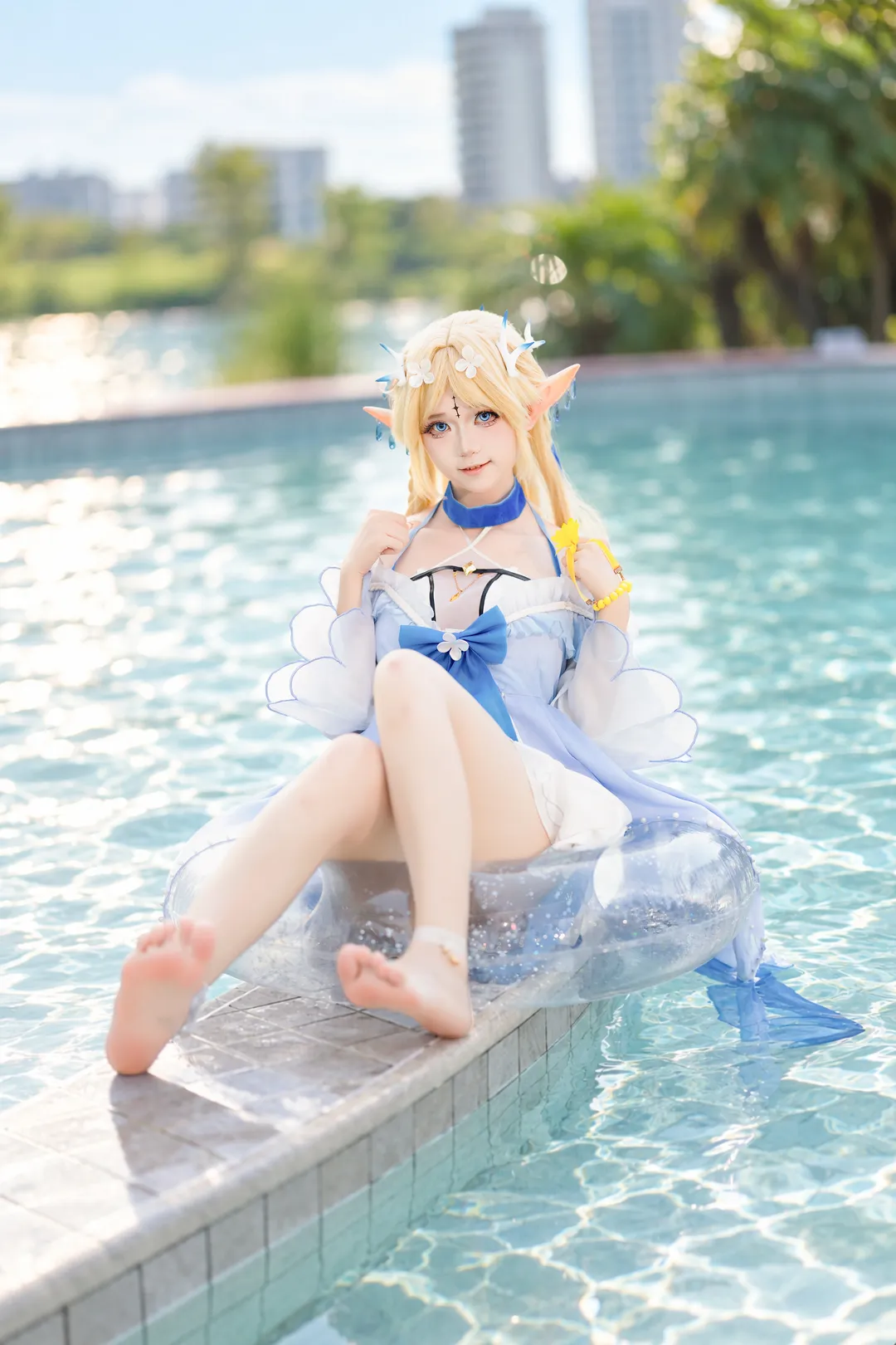 【卡提希娅cos】鸣潮夏日泳池精灵少女的清凉感 - 第 1 张