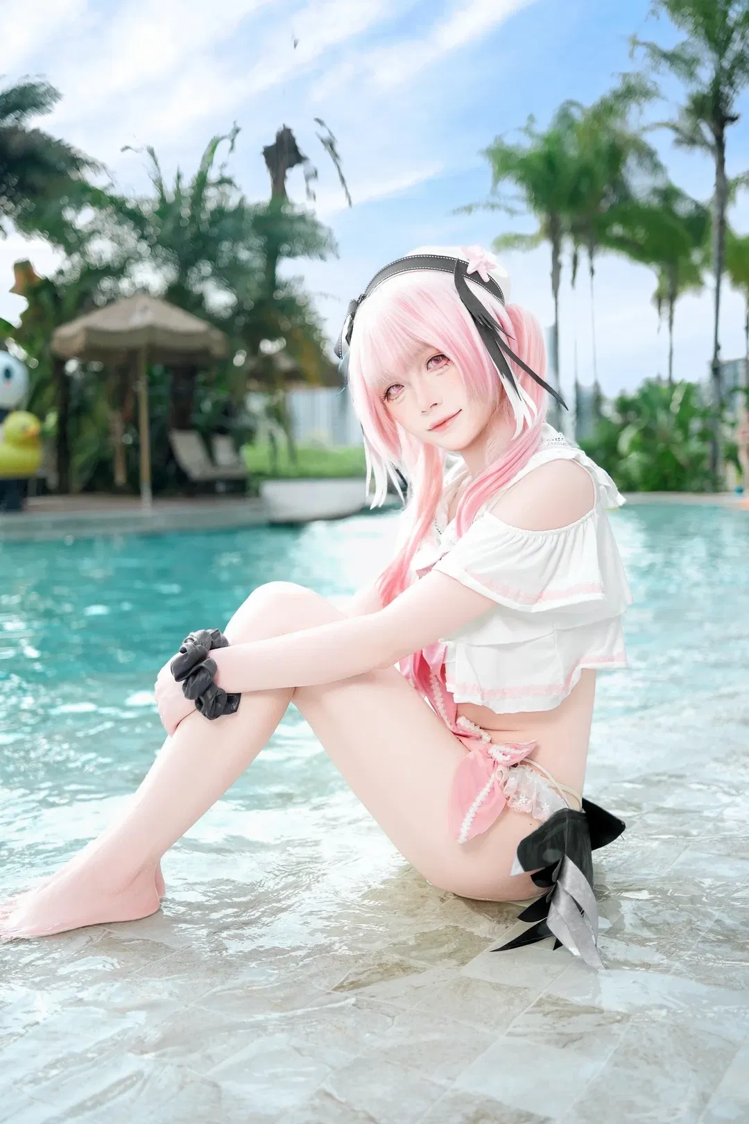 【小春cos】粉色双马尾的夏日泳池之约 - 第 1 张