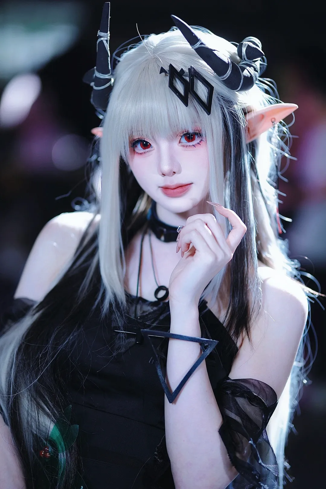 【泥岩cos】明日方舟的装甲之下的少女感 - 第 1 张
