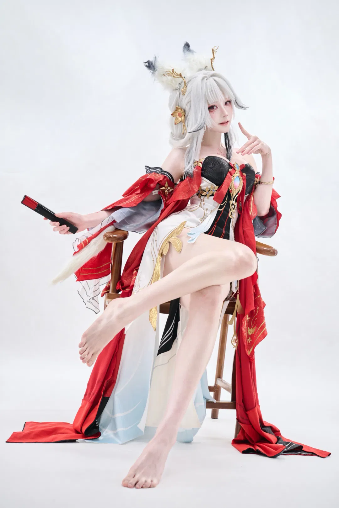 【心月狐cos】鳴潮御者的清冷與魅惑 - 第 1 張
