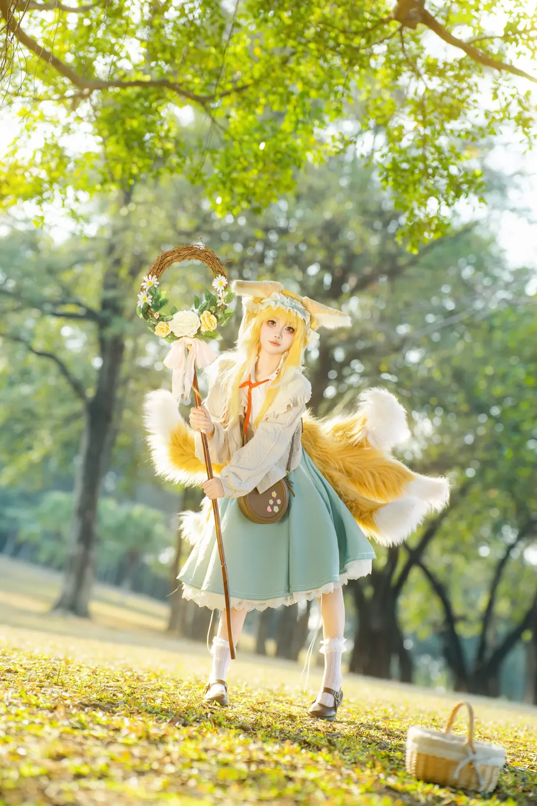 【铃兰cos】东莞植物园的逆光金色幻想