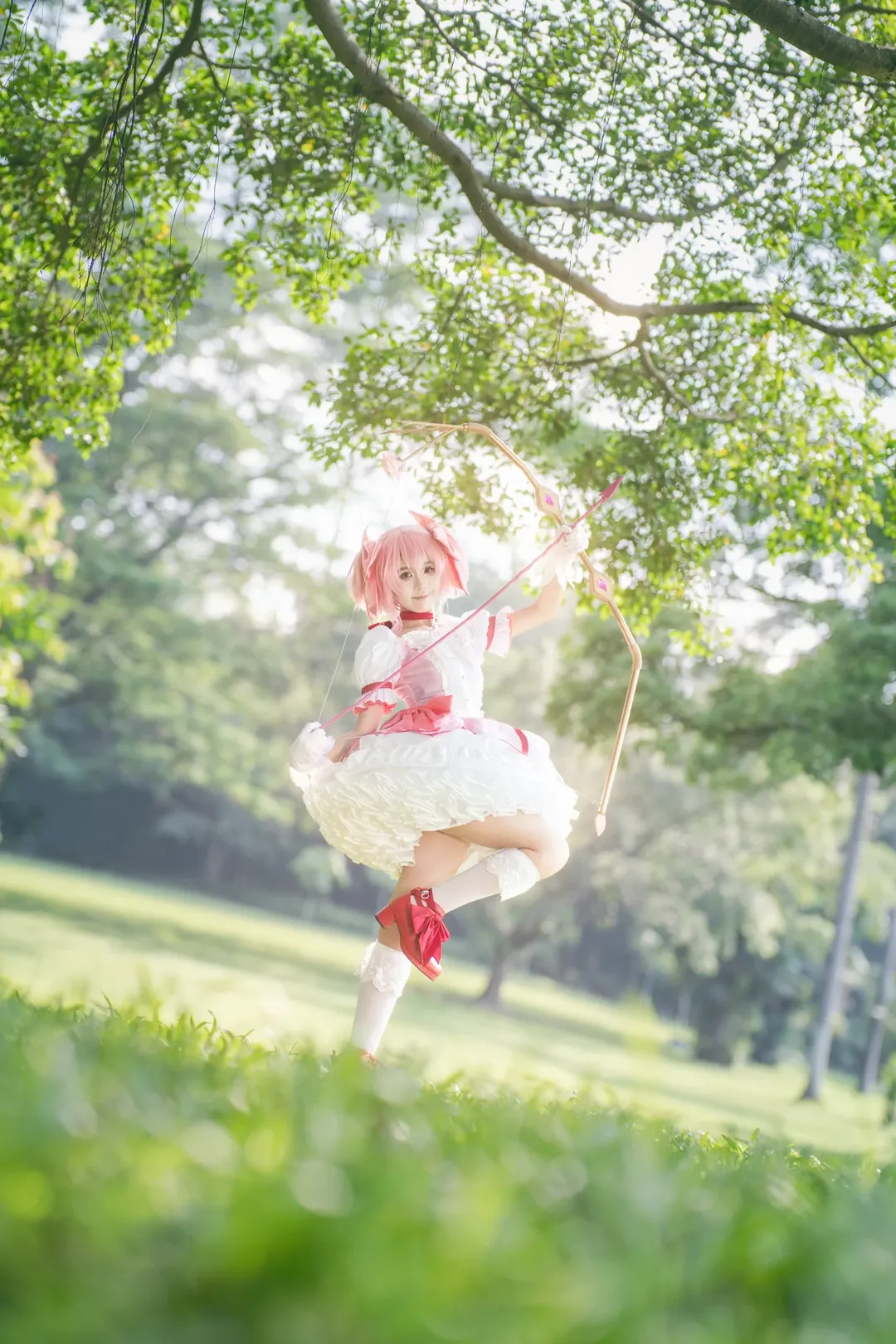 【魔法少女小圆cos】粉色洋装配弓箭，户外自然光拍出生命力 - 第 3 张