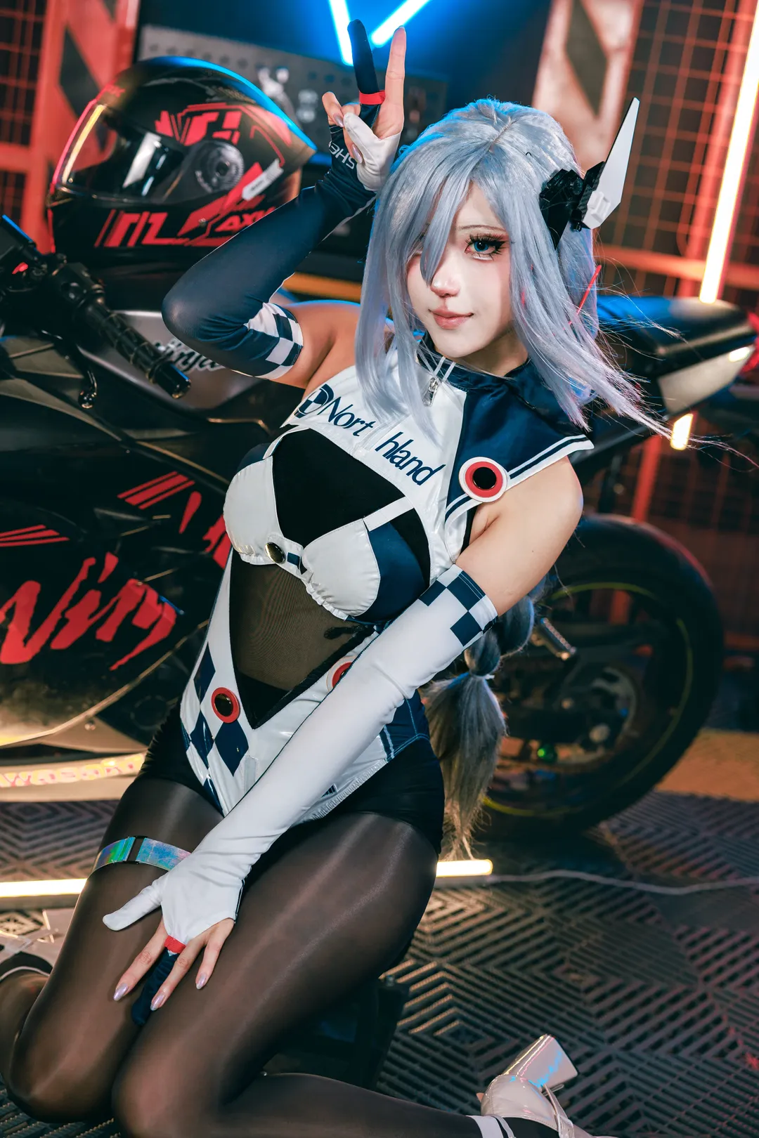 【申鹤cos】原神的清冷之鹤，亦可驰骋于霓虹赛道 - 第 3 张