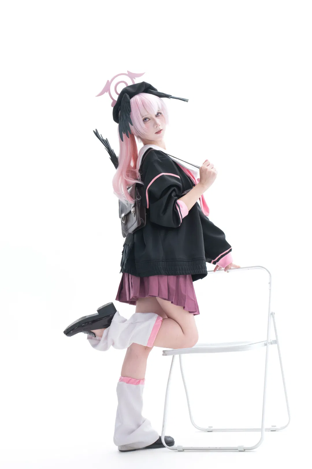 【下江小春cos】碧蓝档案白棚拍摄，小春真的有在好好学习！ - 第 3 张