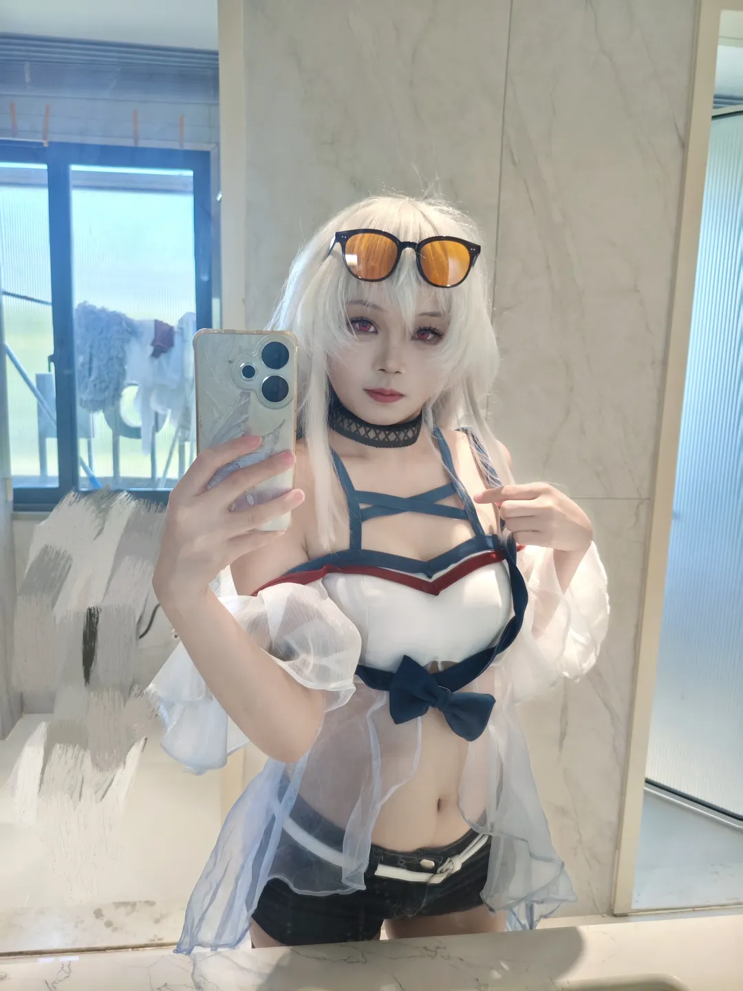 【斯卡蒂cos】明日方舟镜前自拍，交叉绑带的调整心得 - 第 1 张