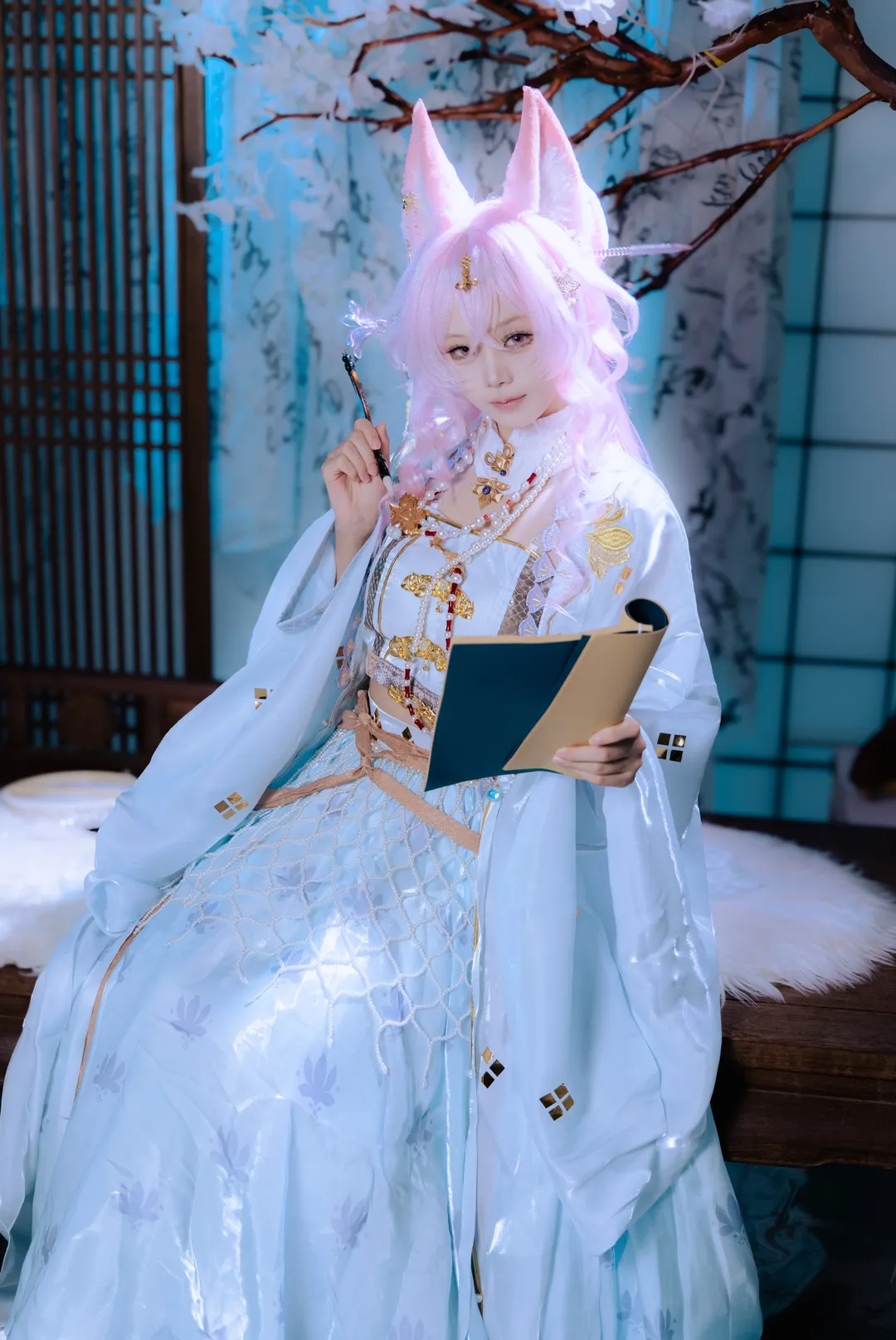 【鸿雪cos】明日方舟行梦侧畔皮肤，粉发兽耳的清冷美人 - 第 2 张