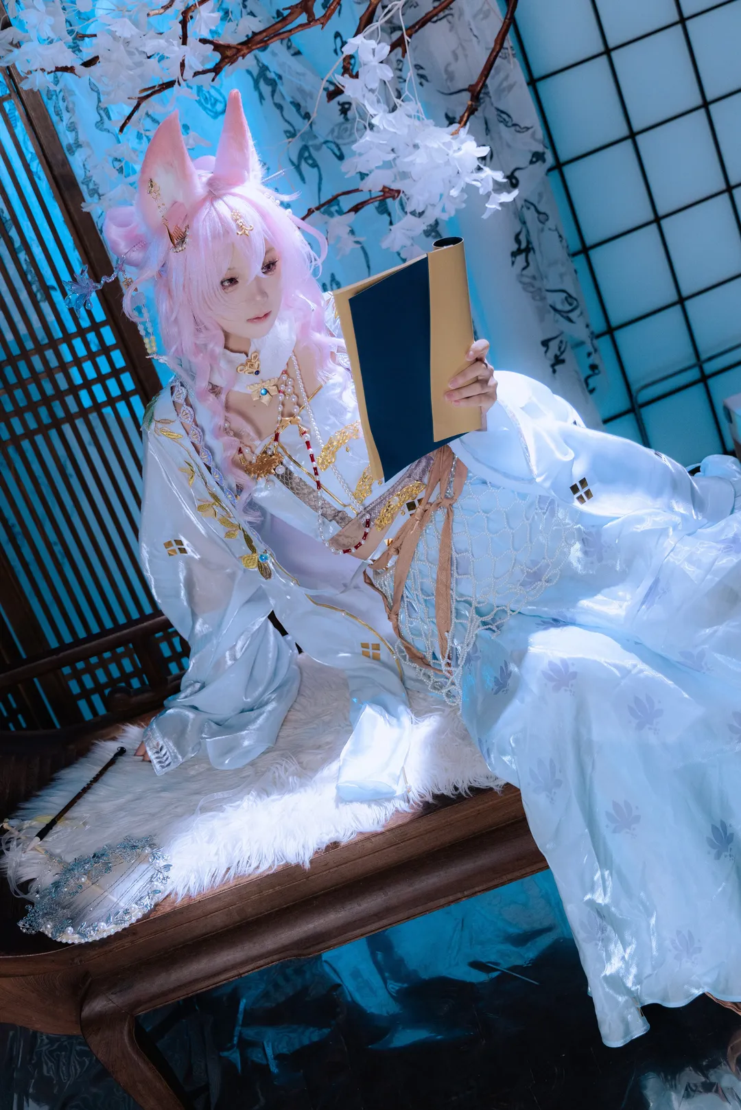 【鸿雪cos】明日方舟行梦侧畔皮肤，粉发兽耳的清冷美人 - 第 3 张