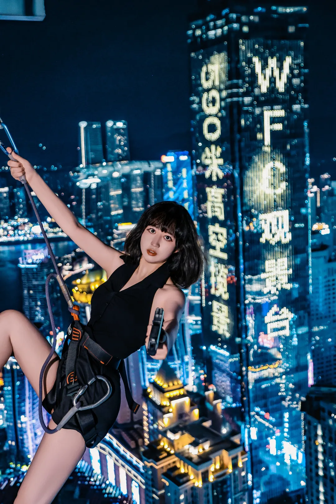 天台131赛博朋克夜拍，高空夜景绝了 - 第 3 张