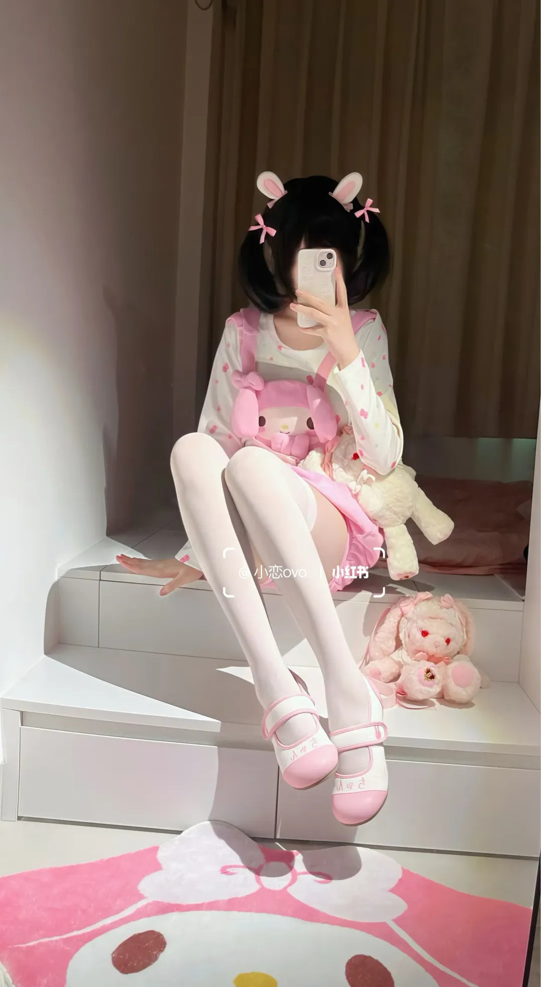 美樂蒂女兒服穿搭 粉色揹帶褲與白絲真的太可愛了