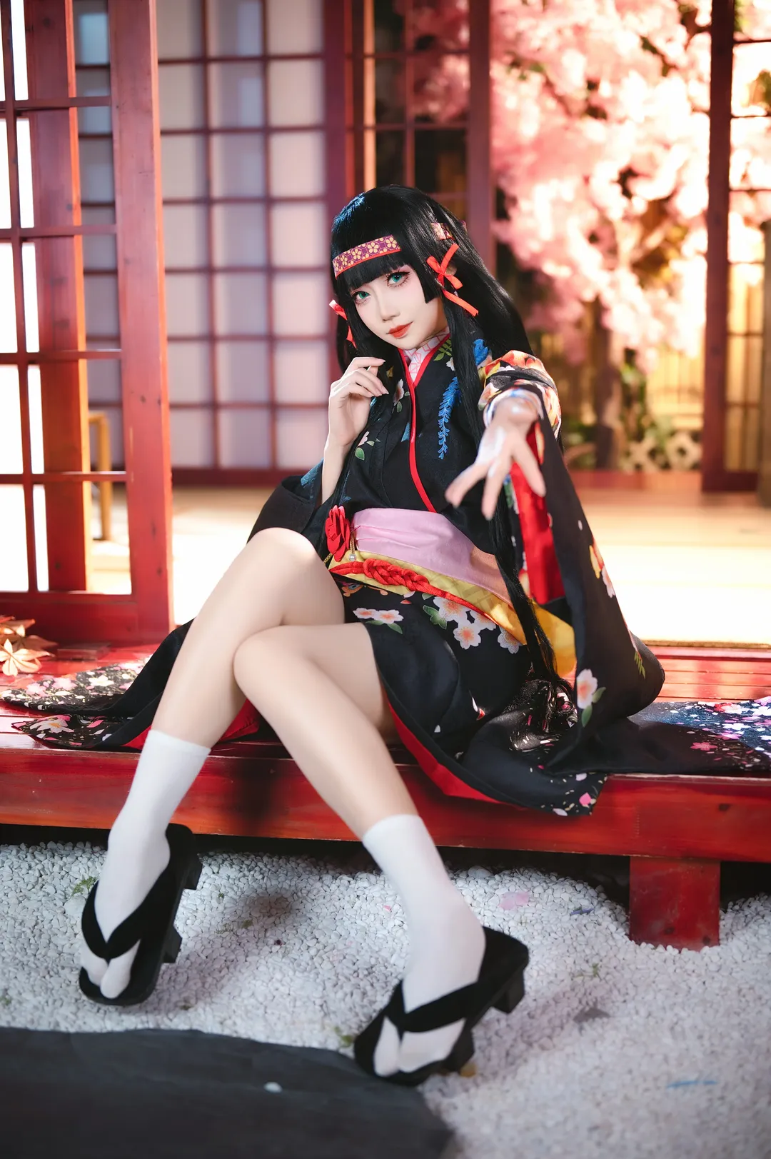 【蓮華cos】美少女萬華鏡5，黑紅大花與白襪的完美結合 - 第 3 張