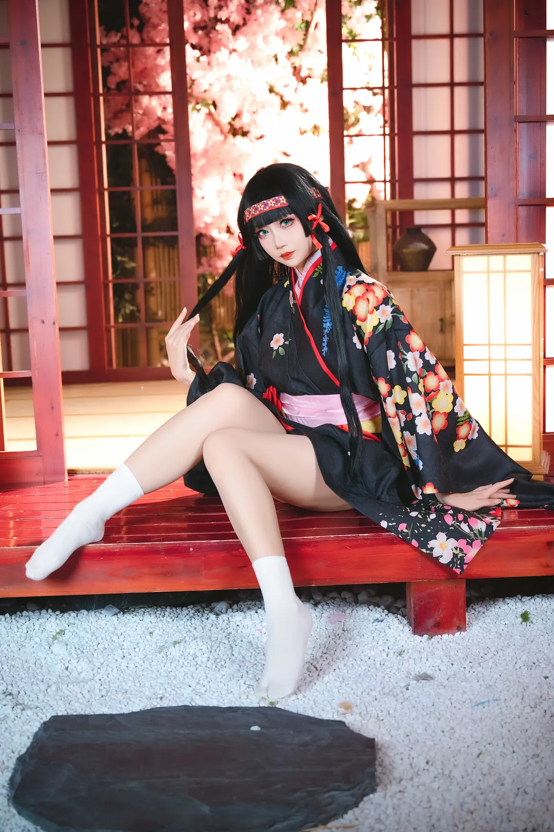 【蓮華cos】美少女萬華鏡5，黑紅大花與白襪的完美結合 - 第 9 張