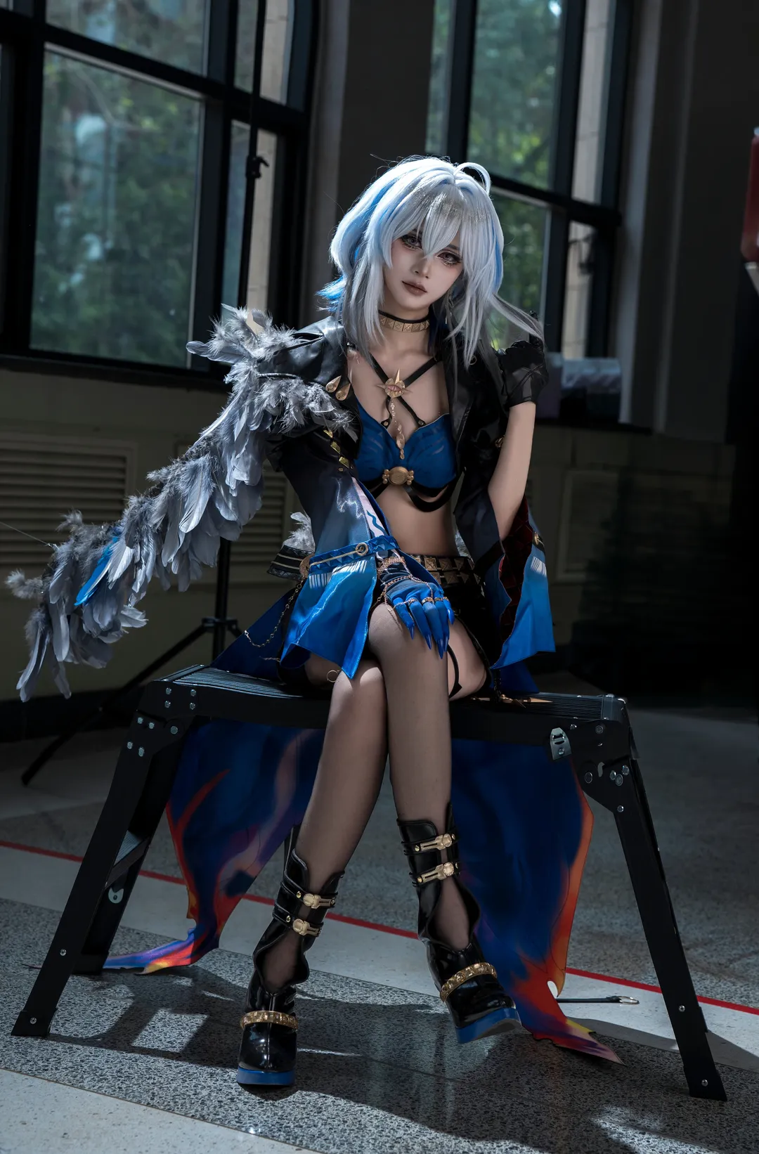 【嘉贝丽娜cos】鸣潮中的猎魔人小姐，漫展精彩瞬间 - 第 2 张