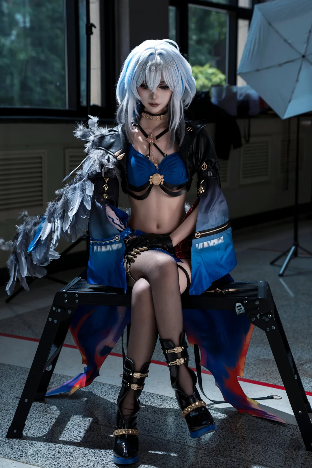 【嘉贝丽娜cos】鸣潮中的猎魔人小姐，漫展精彩瞬间 - 第 4 张