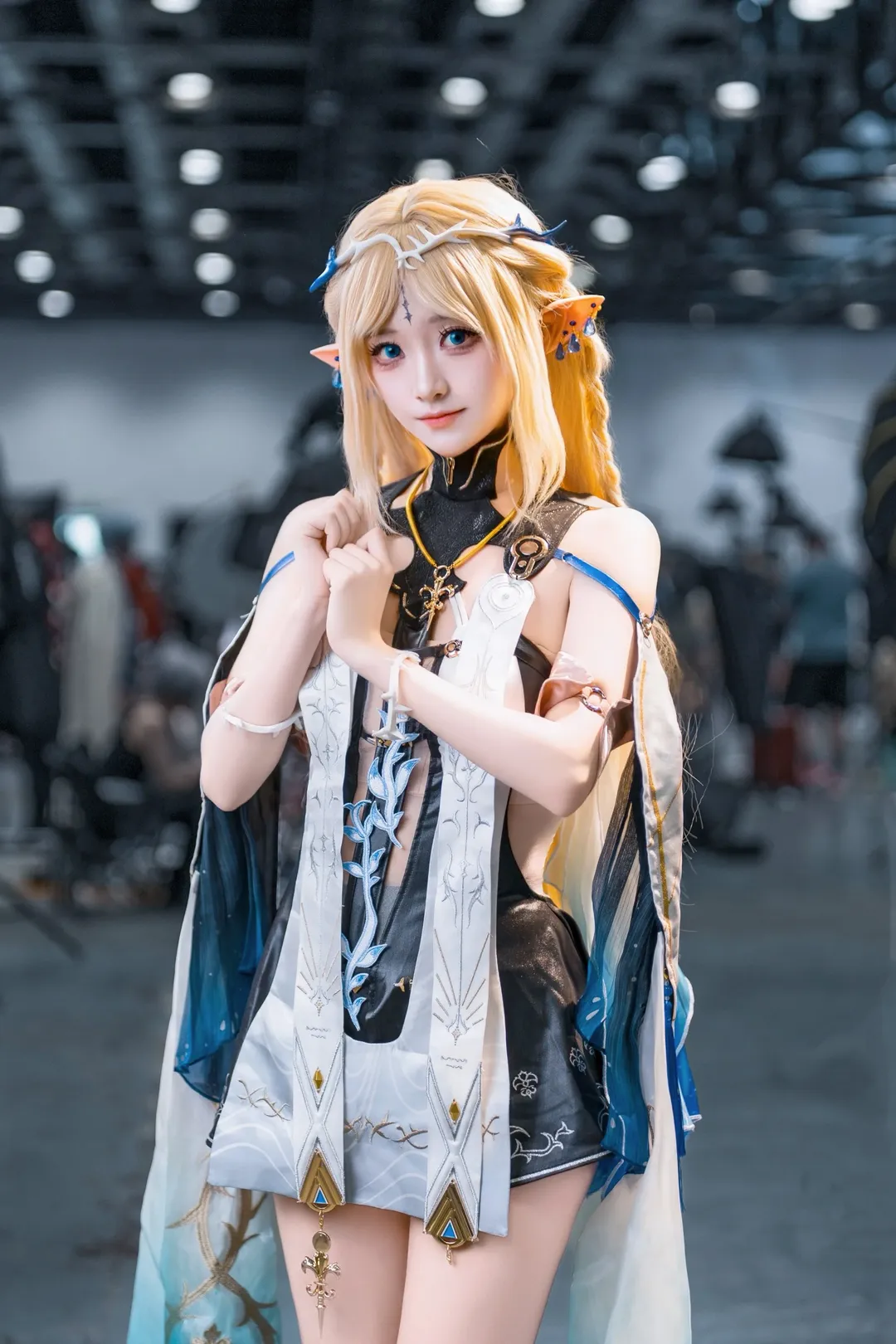 【卡提希婭cos】鳴潮自由的流浪騎士 - 第 1 張
