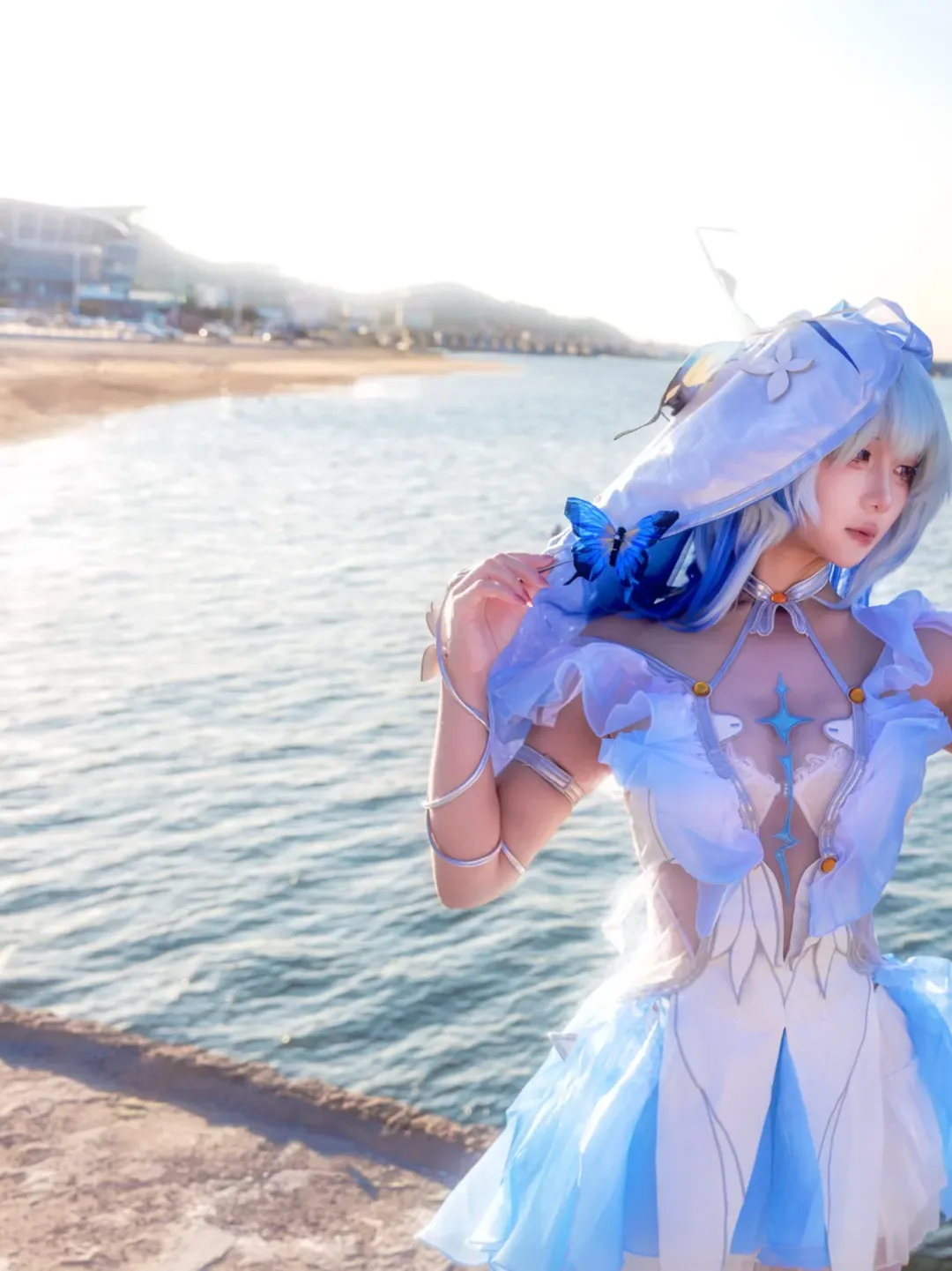 【守岸人cos】鸣潮记忆中的旋律，海边的蓝色蝴蝶 - 第 1 张