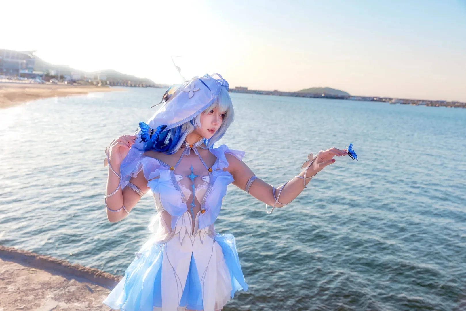 【守岸人cos】鸣潮记忆中的旋律，海边的蓝色蝴蝶 - 第 3 张