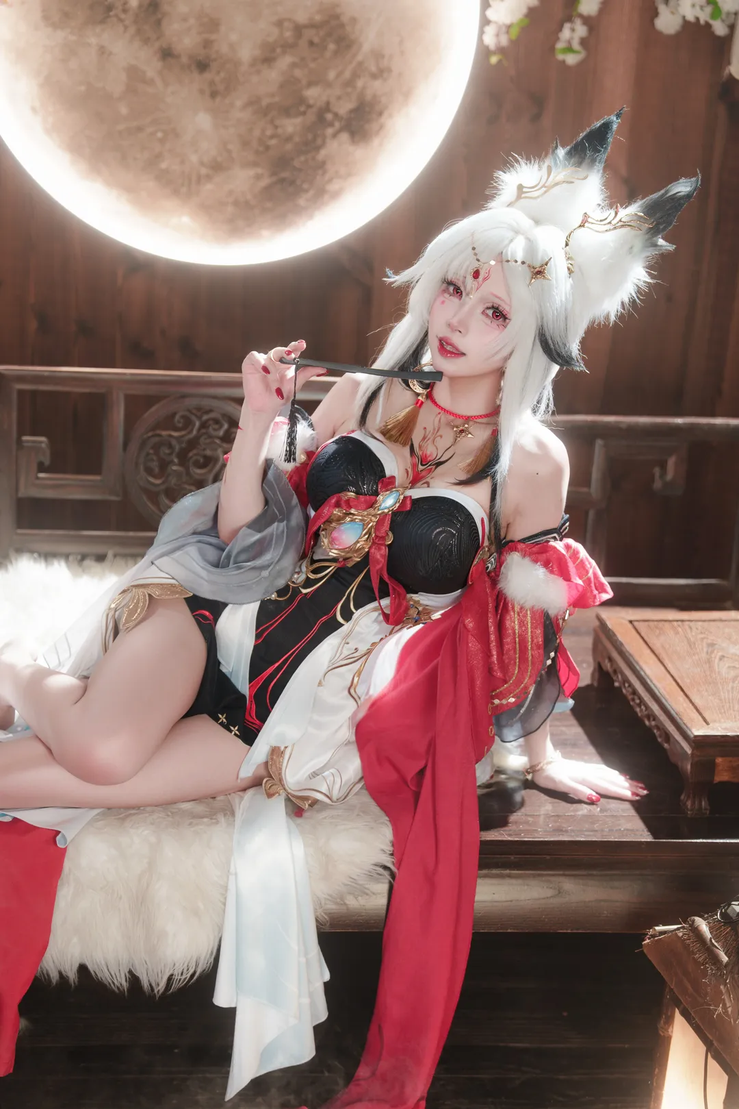 【心月狐cos】黑红白金勾勒的狐耳大妖怪 - 第 2 张