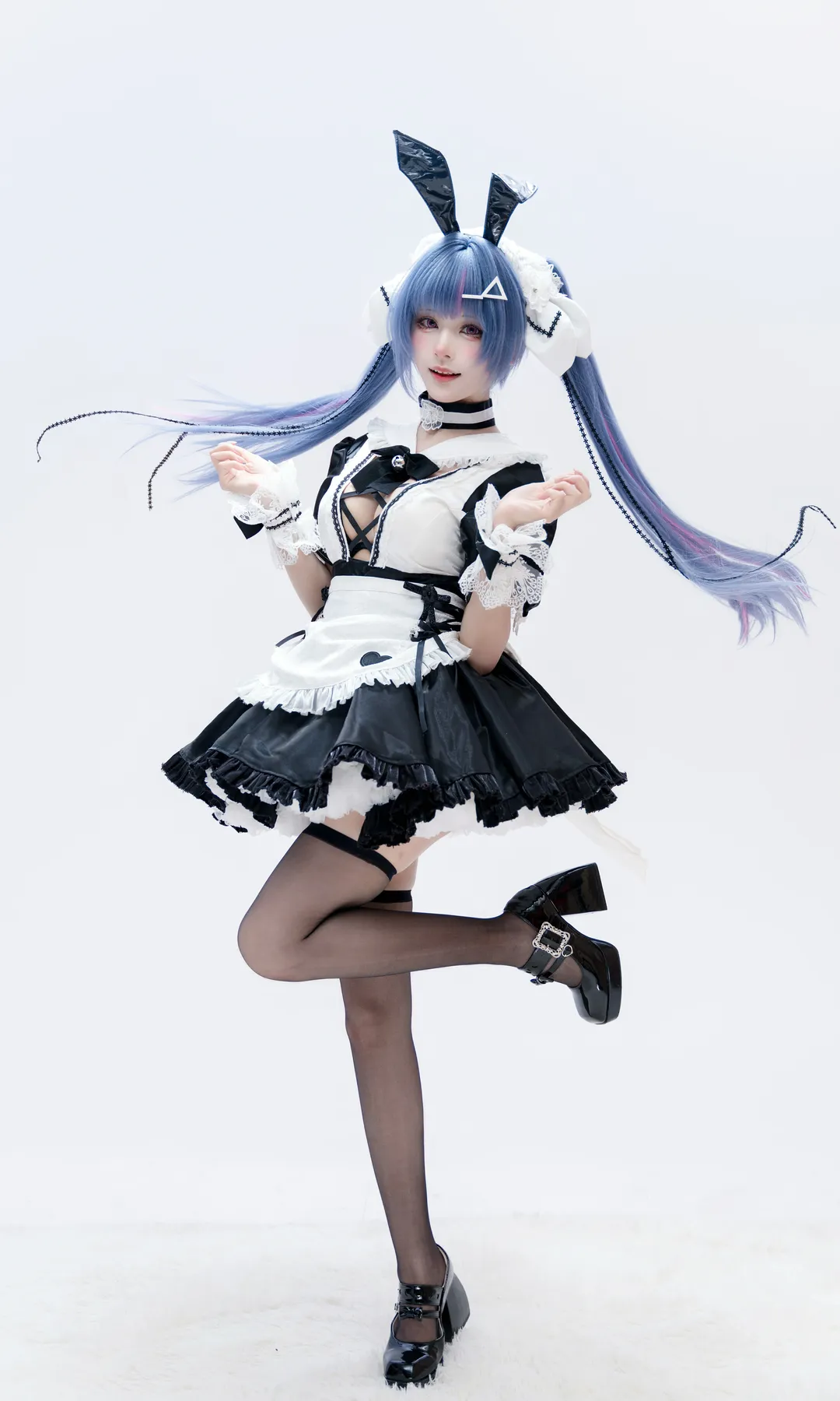 【薩里cos】碧藍航線薩里的黑白女僕與兔耳造型 - 第 3 張