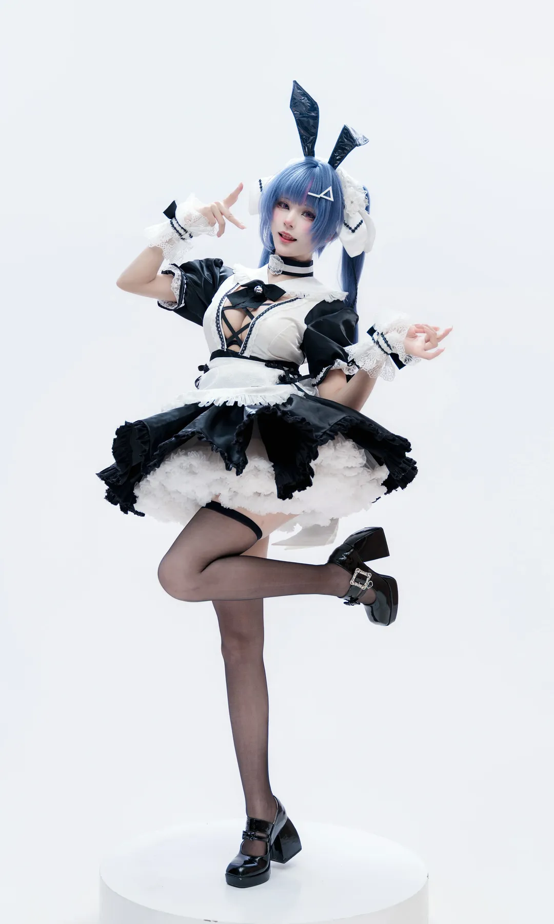 【薩里cos】碧藍航線薩里的黑白女僕與兔耳造型 - 第 5 張