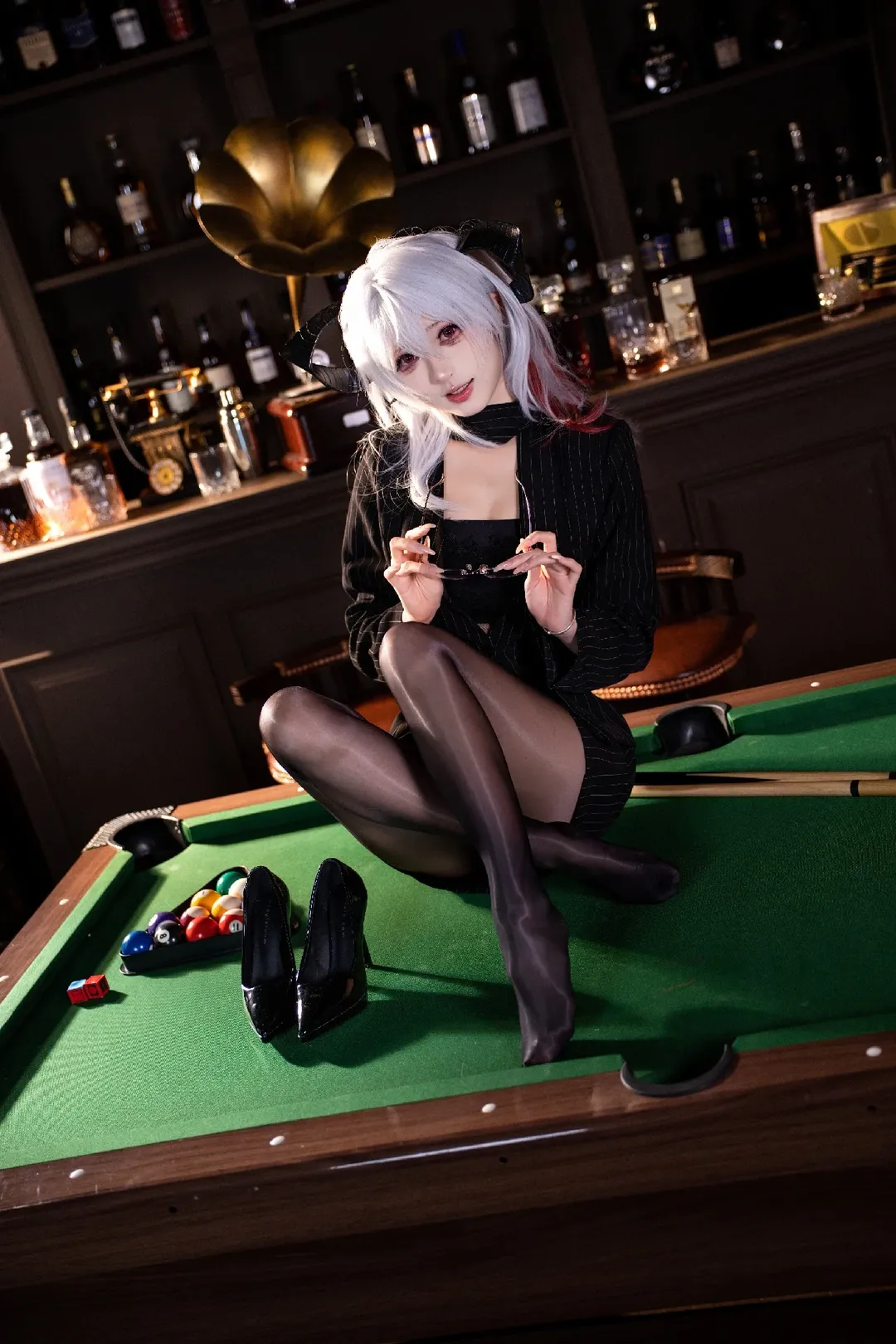 【赞妮cos】鸣潮里的黑猫，下班后的气场全开 - 第 2 张