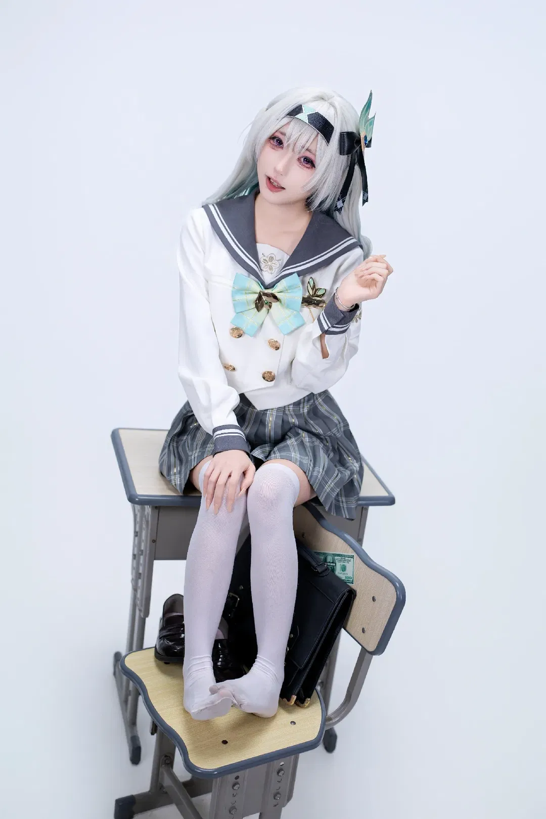 【流萤cos】崩坏星穹铁道春日手信课间日常 - 第 1 张