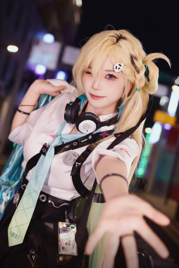 【琳奈cos】鸣潮夜色下的街头少女，酷飒与可爱的结合 - 第 2 张
