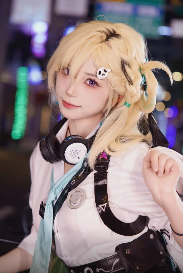 【琳奈cos】鸣潮夜色下的街头少女，酷飒与可爱的结合 - 第 3 张